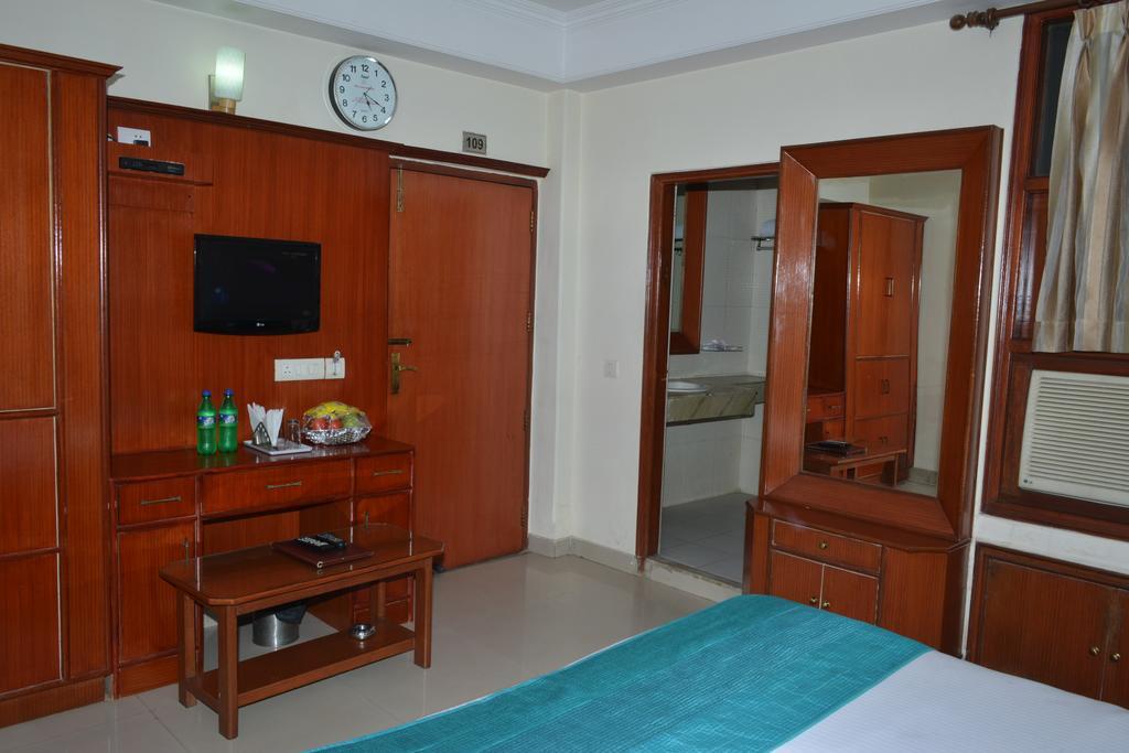 Airport Hotel Vishal Residency Nova Deli Exterior foto
