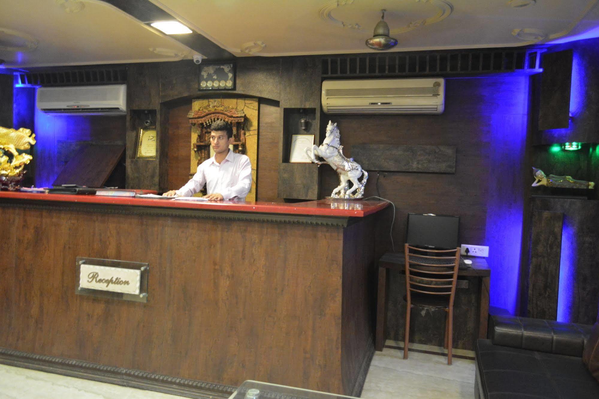 Airport Hotel Vishal Residency Nova Deli Exterior foto