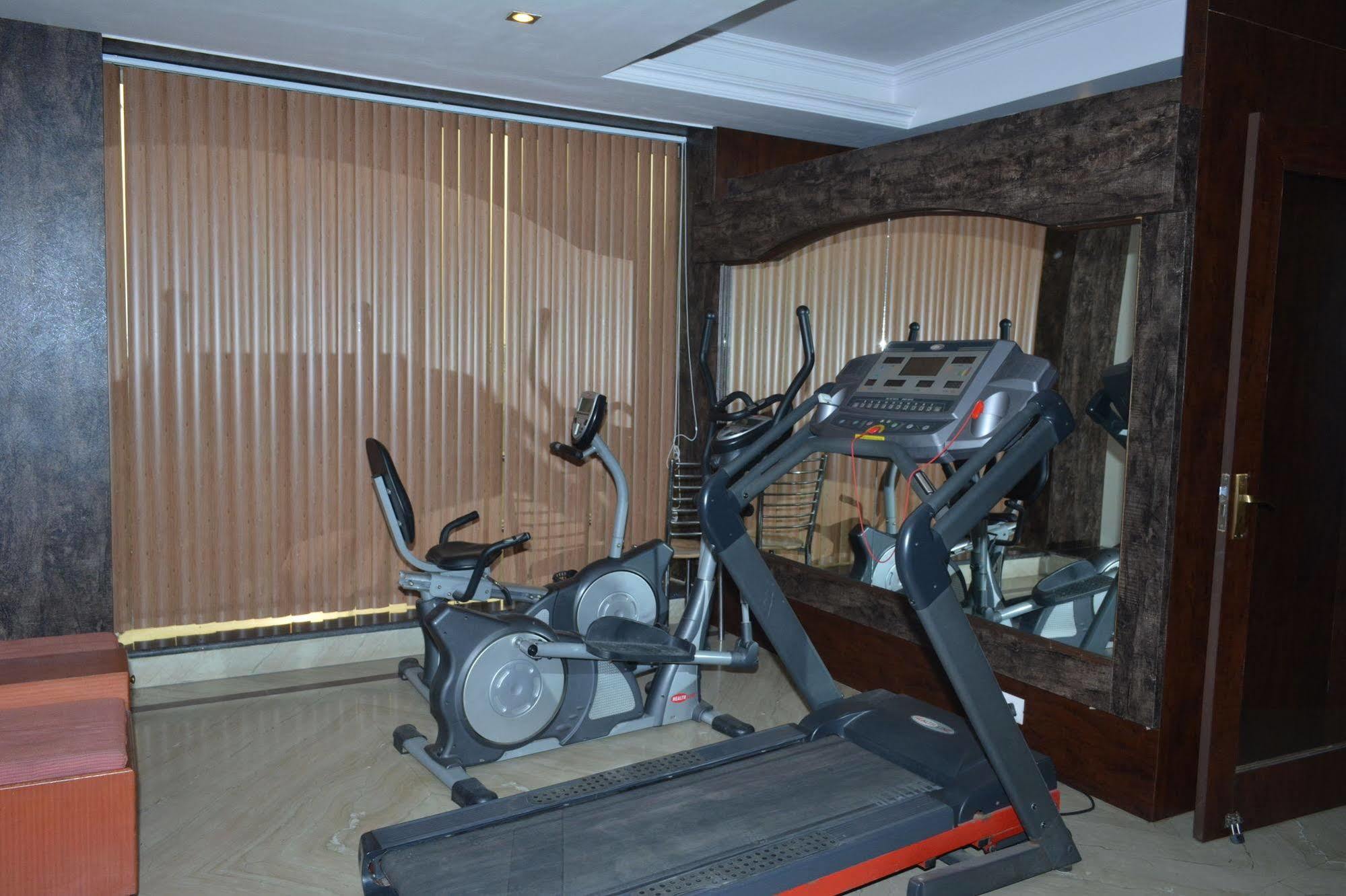 Airport Hotel Vishal Residency Nova Deli Exterior foto