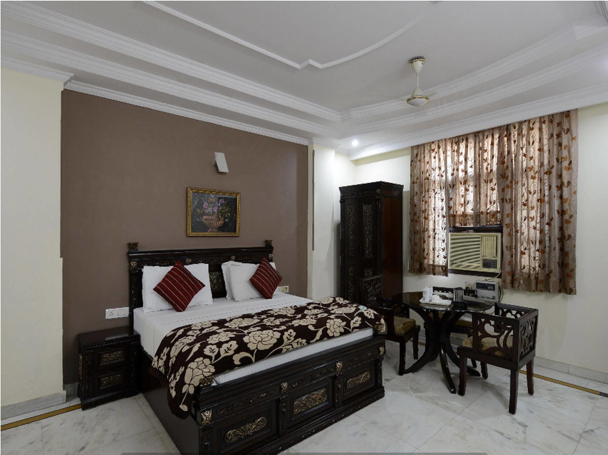 Airport Hotel Vishal Residency Nova Deli Exterior foto