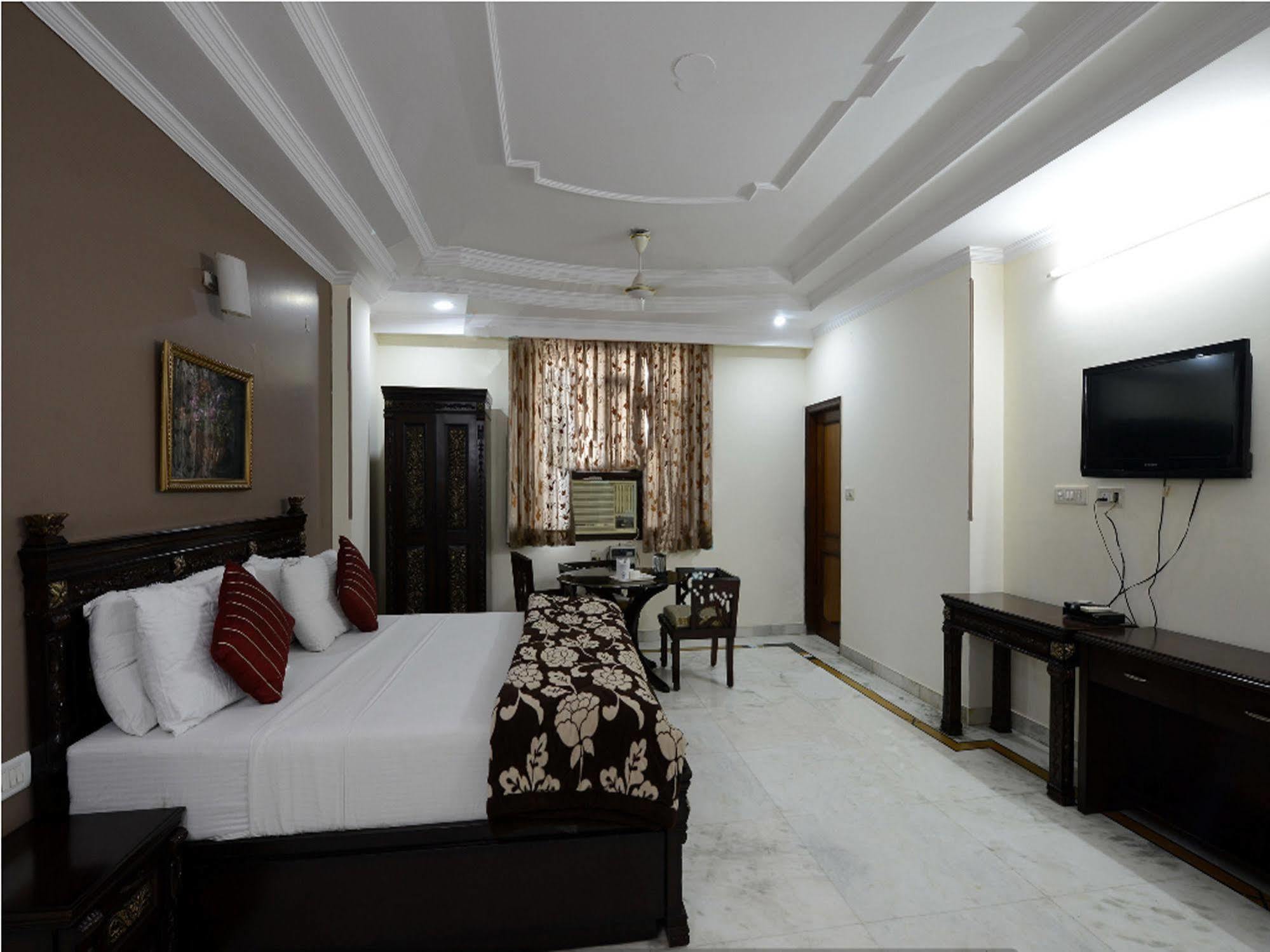 Airport Hotel Vishal Residency Nova Deli Exterior foto
