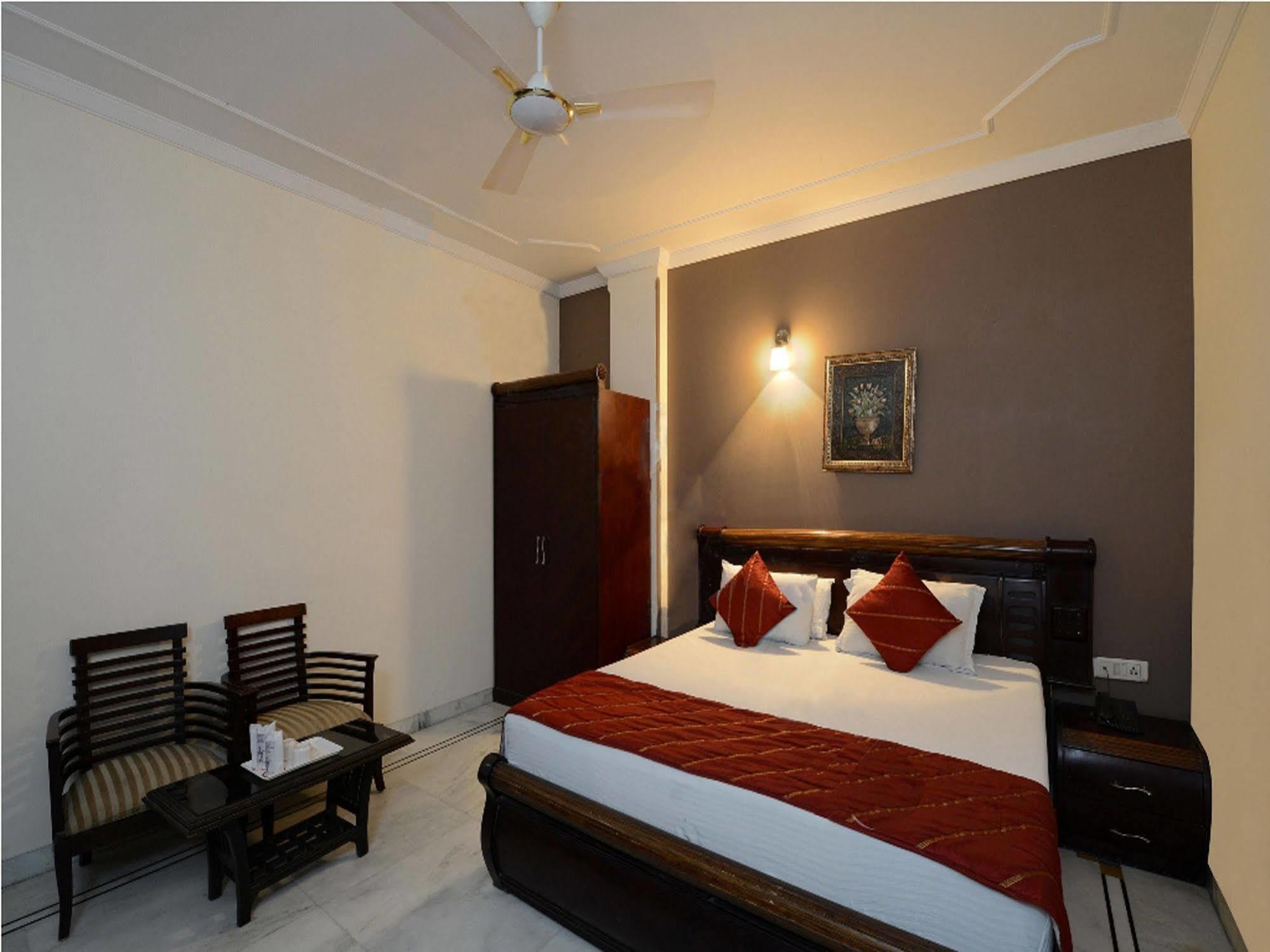 Airport Hotel Vishal Residency Nova Deli Exterior foto